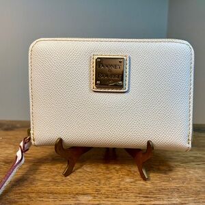 Dooney & Bourke Ladies Taupe Zip-Around Wallet